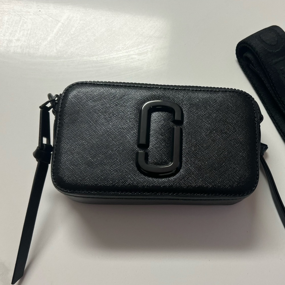 BRAND NEW. Marc Jacob “ The snap shot”.